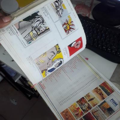 mẫu tranh catalo cho khách xem và yêu cầu